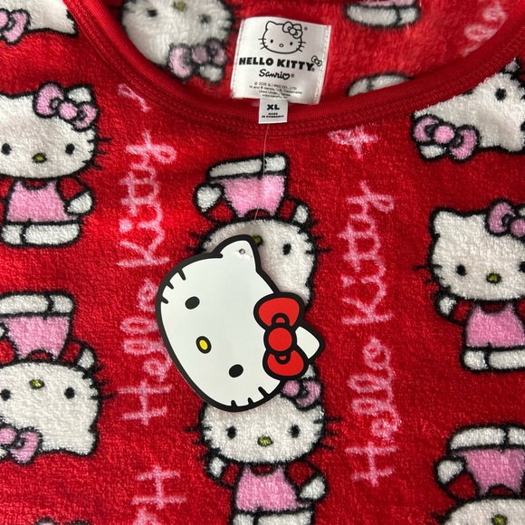 Hello Kitty NWT Red Fleece Pajama Set - Picture 2 of 4